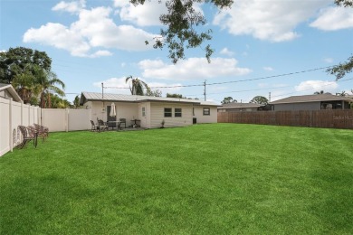 Under contract-accepting backup offers. ****PRICE REDUCTION****
 on Bradenton Country Club in Florida - for sale on GolfHomes.com, golf home, golf lot