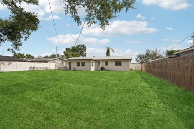 Under contract-accepting backup offers. ****PRICE REDUCTION****
 on Bradenton Country Club in Florida - for sale on GolfHomes.com, golf home, golf lot