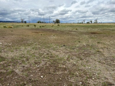 Here you will find a buildable lot with excellent views, and on Hollydot Golf Course in Colorado - for sale on GolfHomes.com, golf home, golf lot