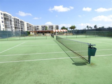 Large Phase 6 Condo with 1459 Sq. Ft. On Par 3 Golf Course-Full on Hollybrook Golf and Tennis Club  in Florida - for sale on GolfHomes.com, golf home, golf lot
