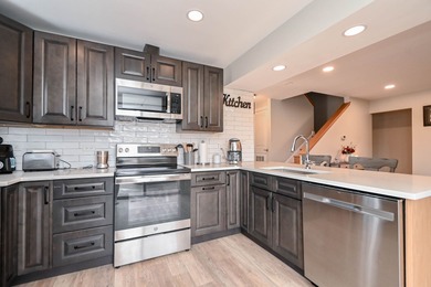 Welcome to this beautifully renovated 2-bedroom + loft, 2-bath on Heather Ridge Golf Club in Illinois - for sale on GolfHomes.com, golf home, golf lot