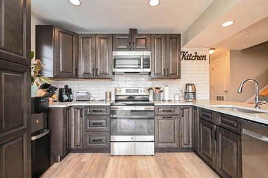 Welcome to this beautifully renovated 2-bedroom + loft, 2-bath on Heather Ridge Golf Club in Illinois - for sale on GolfHomes.com, golf home, golf lot