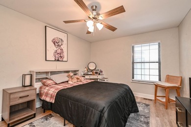 Welcome to this beautifully renovated 2-bedroom + loft, 2-bath on Heather Ridge Golf Club in Illinois - for sale on GolfHomes.com, golf home, golf lot