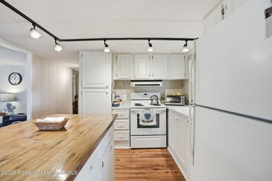 Looking to live in one of the most desirable 55 plus HOA's in on Brookridge Country Club in Florida - for sale on GolfHomes.com, golf home, golf lot