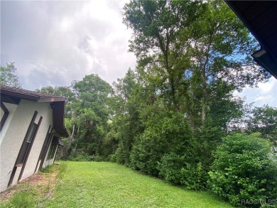 Welcome to this beautifully maintained 3-bedroom, 2-bathroom on Sugarmill Woods Golf and Country Club in Florida - for sale on GolfHomes.com, golf home, golf lot