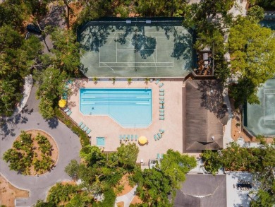 Welcome to your cozy 2-bedroom, 2-bath condo, perfectly situated on The Meadows Golf and Country Club in Florida - for sale on GolfHomes.com, golf home, golf lot