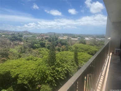 Excellent location, minutes to Pearlridge shopping Center on Pearl Country Club in Hawaii - for sale on GolfHomes.com, golf home, golf lot