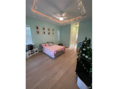 Perfect for an investor or family not afraid to put some TLC on Oak Ford Golf Club in Florida - for sale on GolfHomes.com, golf home, golf lot