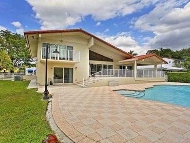 This is an Entertainers home! Walking distance to Granada Golf on Granada Golf Club in Florida - for sale on GolfHomes.com, golf home, golf lot