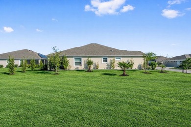 BETTER THAN NEW o BUILT 2021 o DESIGNER-SERIES MOSSY OAK o BLOCK on Pennbrooke Fairways in Florida - for sale on GolfHomes.com, golf home, golf lot