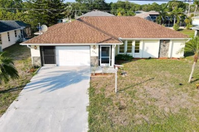 NEW PRICE! Turnkey furnished and rental-ready, this charming on Pinemoor West Golf Club in Florida - for sale on GolfHomes.com, golf home, golf lot