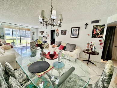 Spacious first floor 2BR/2BA condo in the highly desirable on Hollybrook Golf and Tennis Club  in Florida - for sale on GolfHomes.com, golf home, golf lot