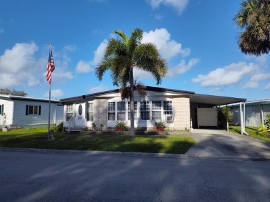 CALLING ALL FLIPPERS**LAKESIDE FIXER UPPER** NEEDS A/C AND A on Vista Plantation Golf Club in Florida - for sale on GolfHomes.com, golf home, golf lot