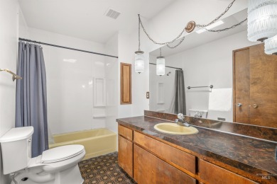 This updated 1826 ~sf 3 bedroom/2 bath END-UNIT condo is ideally on Clarkston Country Club in Washington - for sale on GolfHomes.com, golf home, golf lot