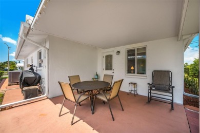 Step into this Beautifully Remodeled Home with a Spectacular on Mainlands Golf Club in Florida - for sale on GolfHomes.com, golf home, golf lot