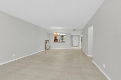 Don't miss this centrally located ground floor apartment with on The Country Club At Boca Raton in Florida - for sale on GolfHomes.com, golf home, golf lot