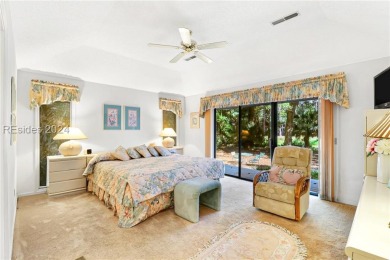 This charming property is brimming with potential. Great floor on Shipyard Golf Club in South Carolina - for sale on GolfHomes.com, golf home, golf lot