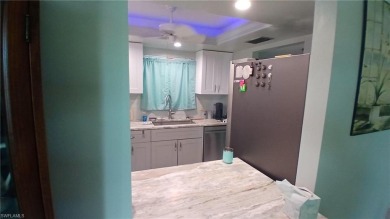 REDUCED 10K .SELLER HAS RECENTLY UPDATED THE MASTER BATH NEW on Royal Palm Golf Club in Florida - for sale on GolfHomes.com, golf home, golf lot