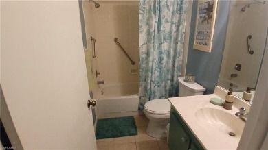 REDUCED 10K .SELLER HAS RECENTLY UPDATED THE MASTER BATH NEW on Royal Palm Golf Club in Florida - for sale on GolfHomes.com, golf home, golf lot