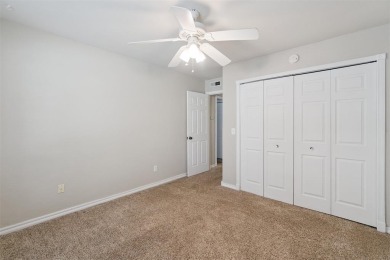 Located at 803 Cardinal Creek BLVD Unit B, Norman, OK 73072 on Jimmie Austin OU Golf Club in Oklahoma - for sale on GolfHomes.com, golf home, golf lot