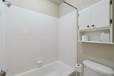 Located at 803 Cardinal Creek BLVD Unit B, Norman, OK 73072 on Jimmie Austin OU Golf Club in Oklahoma - for sale on GolfHomes.com, golf home, golf lot