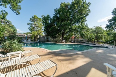 Located at 803 Cardinal Creek BLVD Unit B, Norman, OK 73072 on Jimmie Austin OU Golf Club in Oklahoma - for sale on GolfHomes.com, golf home, golf lot