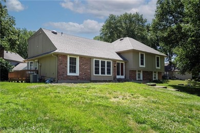 This spacious 4-bedroom residence offers exceptionally large on National Golf Club of Kansas City in Missouri - for sale on GolfHomes.com, golf home, golf lot