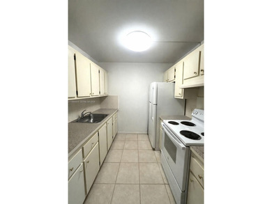 MOVE-IN READY UNIT -- MOTIVATED SELLER! SUBMIT YOUR OFFER.
 on Flamingo Lakes Country Club in Florida - for sale on GolfHomes.com, golf home, golf lot