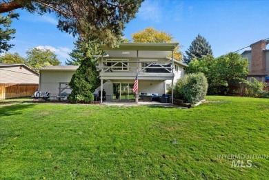 Nestled on the 7th fairway of Eagle Hills Golf Course, this on Eagle Hills Golf Course in Idaho - for sale on GolfHomes.com, golf home, golf lot