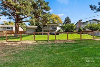 Nestled on the 7th fairway of Eagle Hills Golf Course, this on Eagle Hills Golf Course in Idaho - for sale on GolfHomes.com, golf home, golf lot