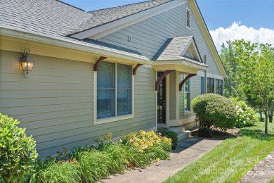 Beautiful 3BD/2BA townhome overlooking the 5th hole at Laurel on Laurel Ridge Country Club in North Carolina - for sale on GolfHomes.com, golf home, golf lot