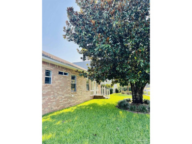 Very well kept home in the sought after golf community of on Stonebrook Golf Club in Florida - for sale on GolfHomes.com, golf home, golf lot