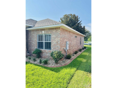 Very well kept home in the sought after golf community of on Stonebrook Golf Club in Florida - for sale on GolfHomes.com, golf home, golf lot