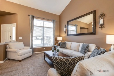 Beautiful 3+ Bedroom Townhome with over 3000 sq ft of finished on RedTail Golf Club in Illinois - for sale on GolfHomes.com, golf home, golf lot