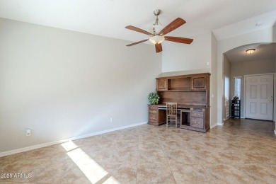 Welcome to your RETREAT! This SPLIT 2-BR/2 bath home is in the on Lone Tree Golf Club in Arizona - for sale on GolfHomes.com, golf home, golf lot