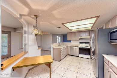 This perfectly maintained home is located just minutes from on London Bridge Golf Course in Arizona - for sale on GolfHomes.com, golf home, golf lot