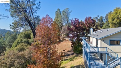 Custom Pine Mountain Lake Home! Enjoy beautiful mountain and on Pine Mountain Lake Country Club in California - for sale on GolfHomes.com, golf home, golf lot