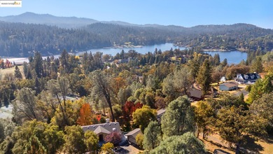 Custom Pine Mountain Lake Home! Enjoy beautiful mountain and on Pine Mountain Lake Country Club in California - for sale on GolfHomes.com, golf home, golf lot