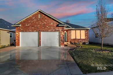Beautifully maintained single-level home in a desirable Nampa on Ridgecrest Golf Course in Idaho - for sale on GolfHomes.com, golf home, golf lot
