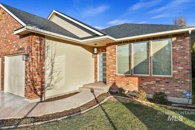 Beautifully maintained single-level home in a desirable Nampa on Ridgecrest Golf Course in Idaho - for sale on GolfHomes.com, golf home, golf lot