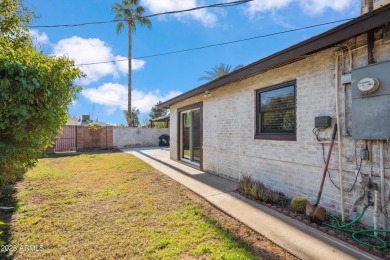 Move in ready, mid-century brick home in Uptown Phoenix! This on Palo Verde Golf Course in Arizona - for sale on GolfHomes.com, golf home, golf lot