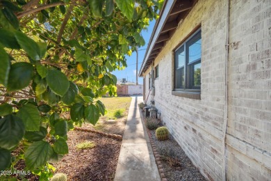 Move in ready, mid-century brick home in Uptown Phoenix! This on Palo Verde Golf Course in Arizona - for sale on GolfHomes.com, golf home, golf lot