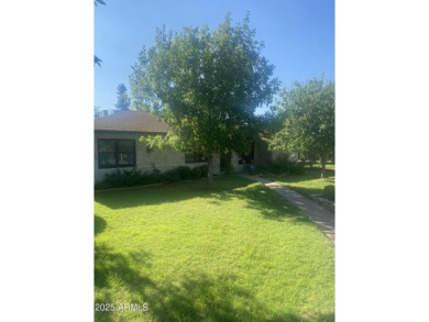 Move in ready, mid-century brick home in Uptown Phoenix! This on Palo Verde Golf Course in Arizona - for sale on GolfHomes.com, golf home, golf lot