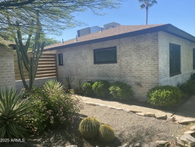 Move in ready, mid-century brick home in Uptown Phoenix! This on Palo Verde Golf Course in Arizona - for sale on GolfHomes.com, golf home, golf lot