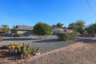 Welcome to this lovely 2 bedroom, 2 bath home on the South Golf on Sun City South Golf Course in Arizona - for sale on GolfHomes.com, golf home, golf lot