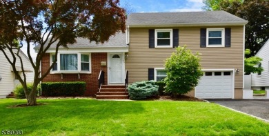 IMPRESSSIVE updated 3 bedroom, 1.1 bath BEAUTIFUL split situated on Baltusrol Golf Club in New Jersey - for sale on GolfHomes.com, golf home, golf lot