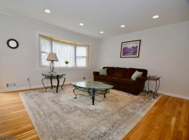 IMPRESSSIVE updated 3 bedroom, 1.1 bath BEAUTIFUL split situated on Baltusrol Golf Club in New Jersey - for sale on GolfHomes.com, golf home, golf lot