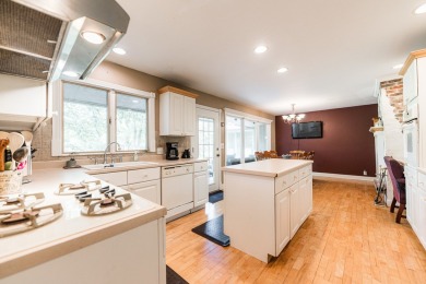 Spacious Riverview Ranch Retreat with Prime Access and on Buena Vista Golf Course in Illinois - for sale on GolfHomes.com, golf home, golf lot
