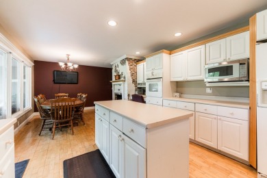 Spacious Riverview Ranch Retreat with Prime Access and on Buena Vista Golf Course in Illinois - for sale on GolfHomes.com, golf home, golf lot