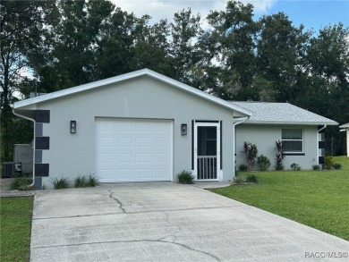 Charming Renovated Home in Citrus Springs - Move-In Ready! This on Citrus Springs Country Club in Florida - for sale on GolfHomes.com, golf home, golf lot